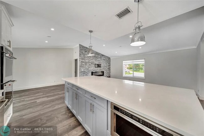 Building Photo - 6401 Crossbow Ct
