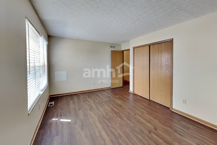 Building Photo - 2759 Beal Dr