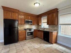 Building Photo - 5 Brandreth St