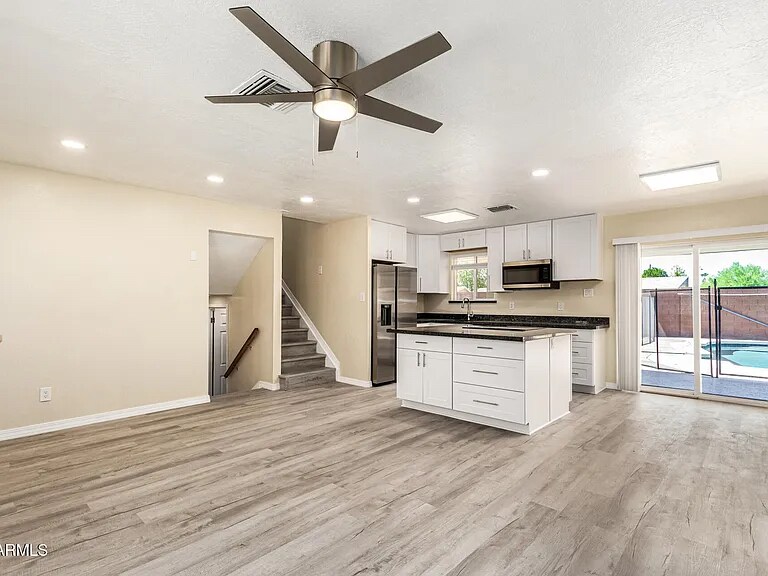 Building Photo - 703 E Taylor St