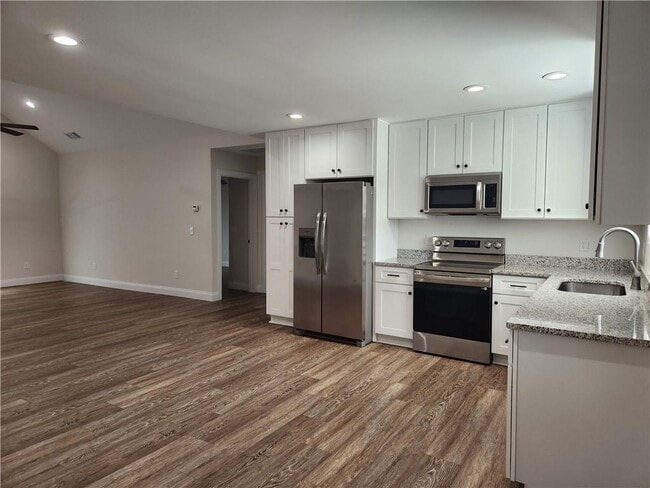 Building Photo - 2465 Oak Grove Rd