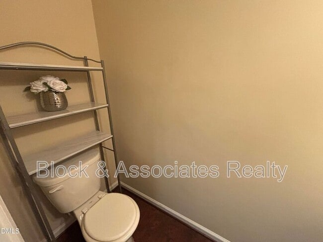Building Photo - 4 White Spruce Ct