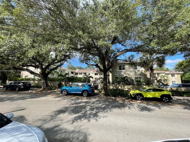 Building Photo - 125 Edgewater Dr