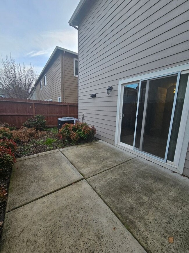 Building Photo - 1803012