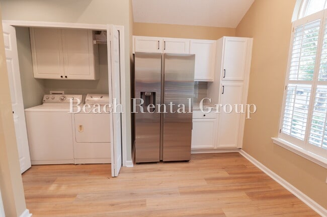 Building Photo - End Unit Townhome in Carolina Forest