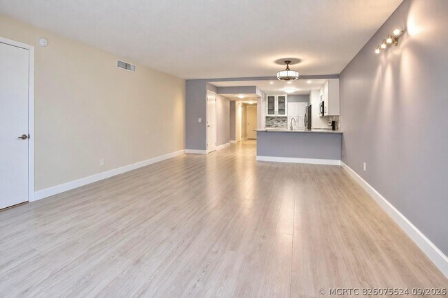 Building Photo - 4000 Cypress Grove Way