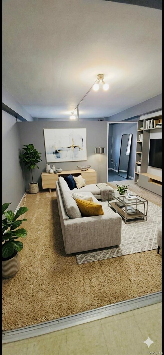 Building Photo - 89-15 Parsons Blvd