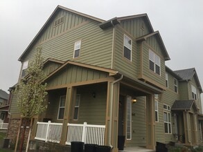 Building Photo - Amazing Castle Rock Views found in this 3 ...