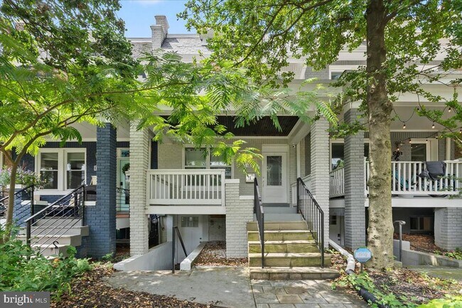 Building Photo - 1273 Oates St NE