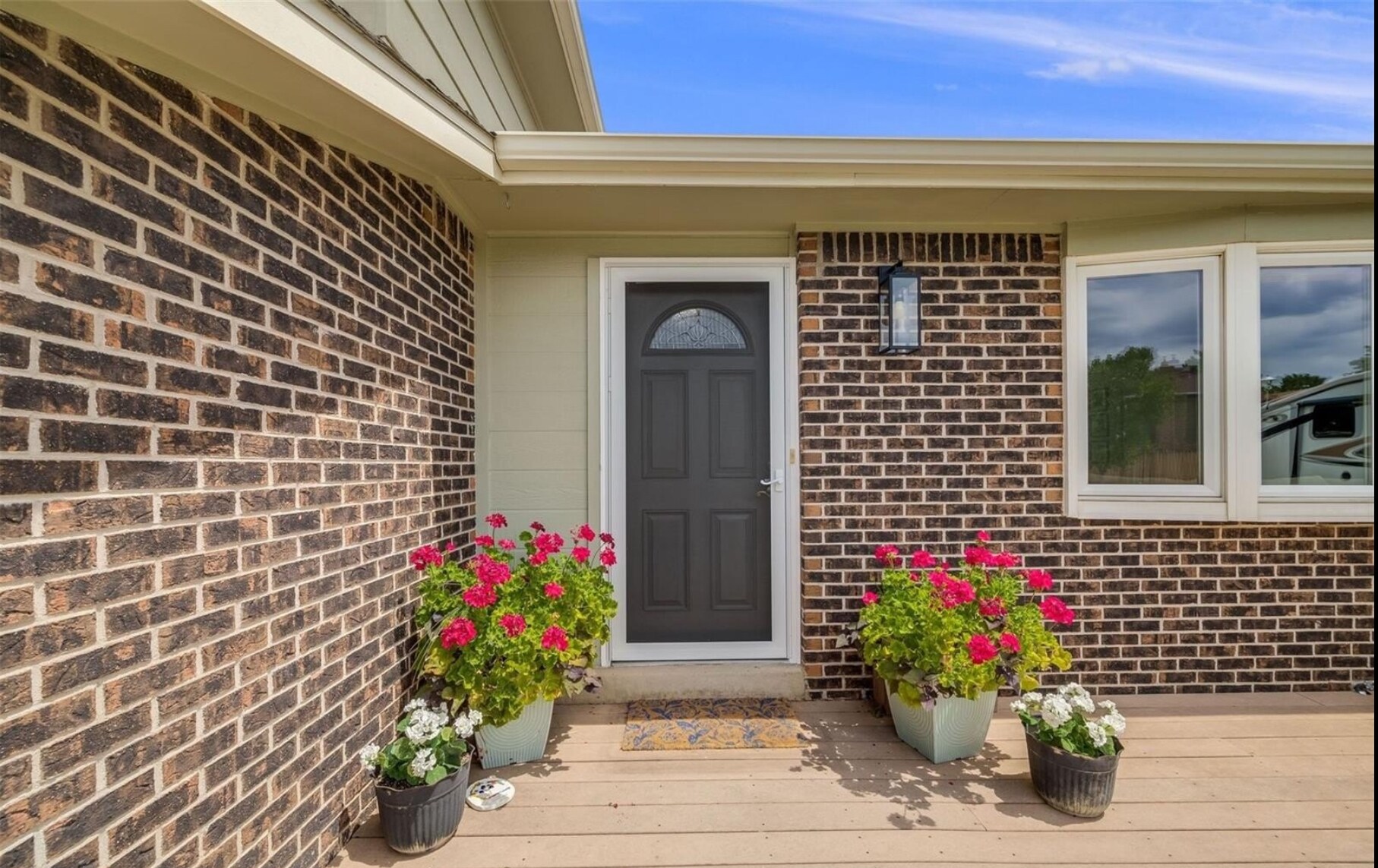 Building Photo - 7370 Devinney Ct