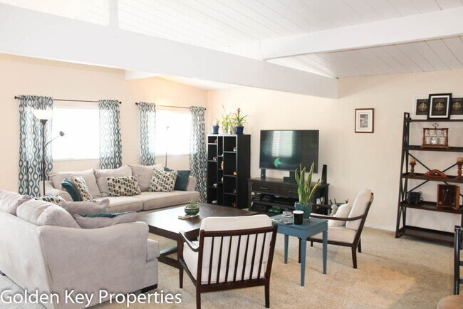 Building Photo - Single Story Home In Oceanside! Close to a...
