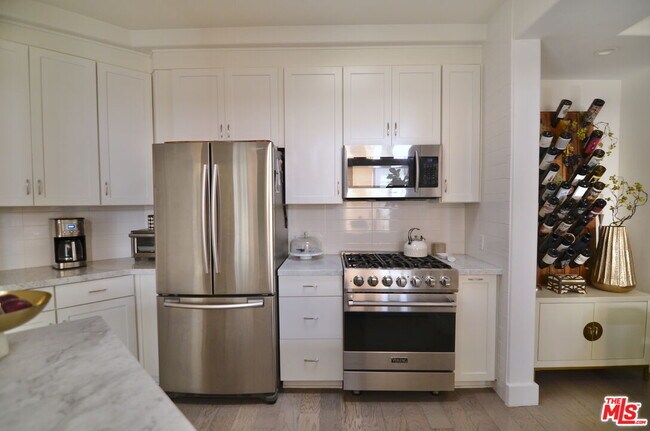 Building Photo - 5703 Laurel Canyon Blvd