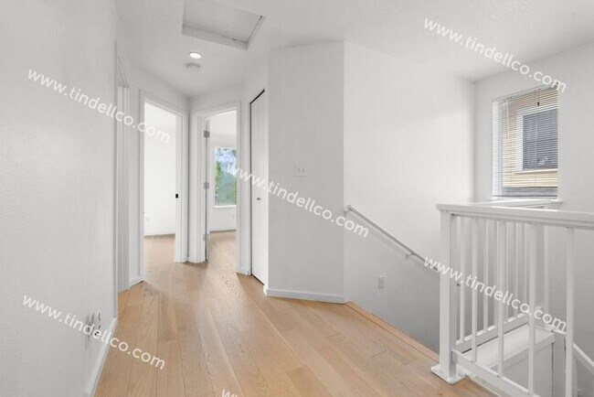 Building Photo - Spacious 3BR w/ Fenced Backyard w/ Deck – ...