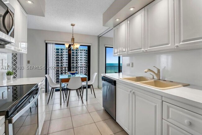 Building Photo - 1201 S Ocean Dr
