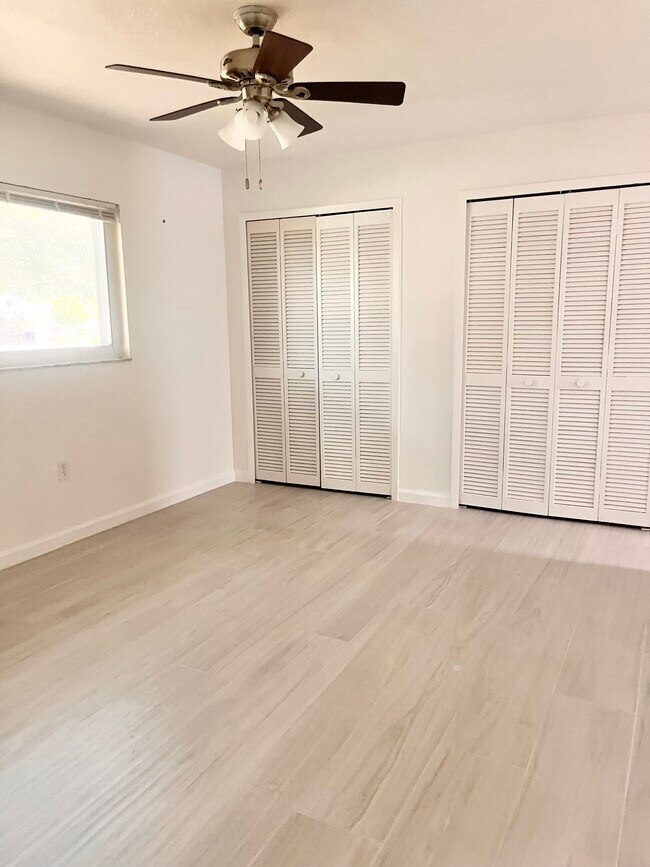 Building Photo - 2420 Briar Oak Cir