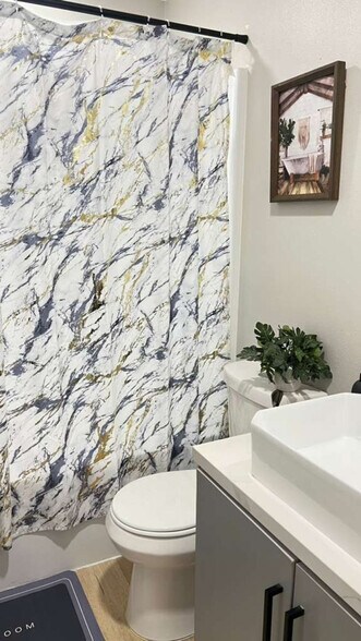 Building Photo - 1059 Gillespie Dr