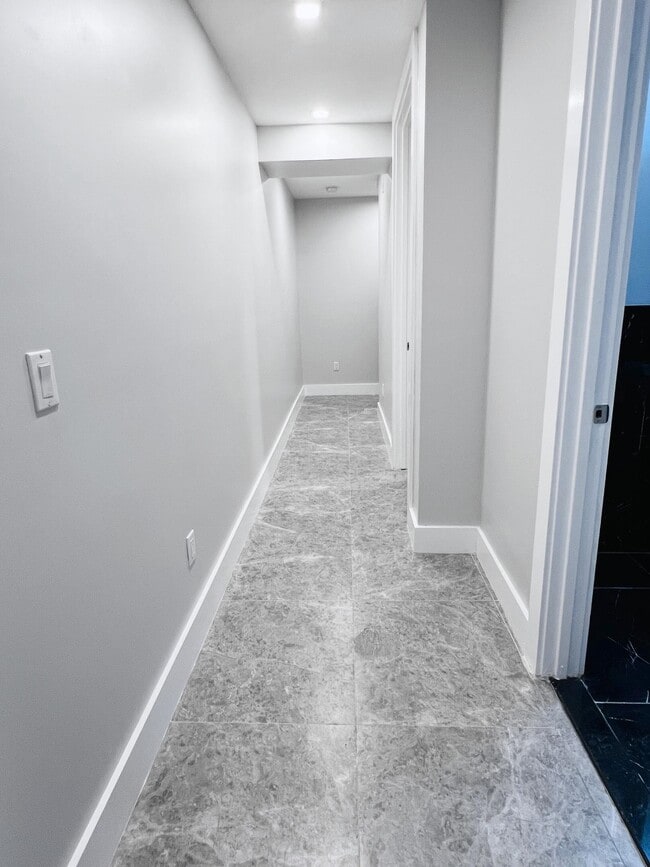 Building Photo - 126 Randolph Ave