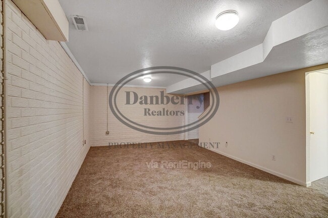 Building Photo - 3612 Willow Run Dr