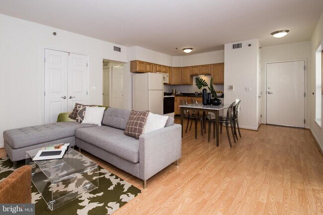 Building Photo - 1030 N 2nd St