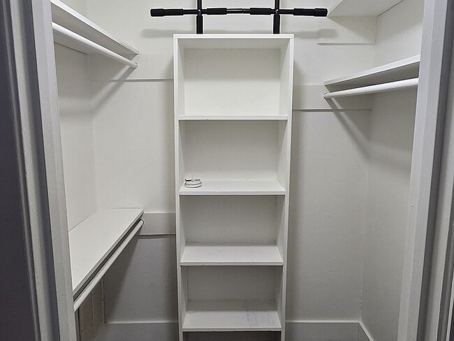 Building Photo - 12888 Montfort Dr