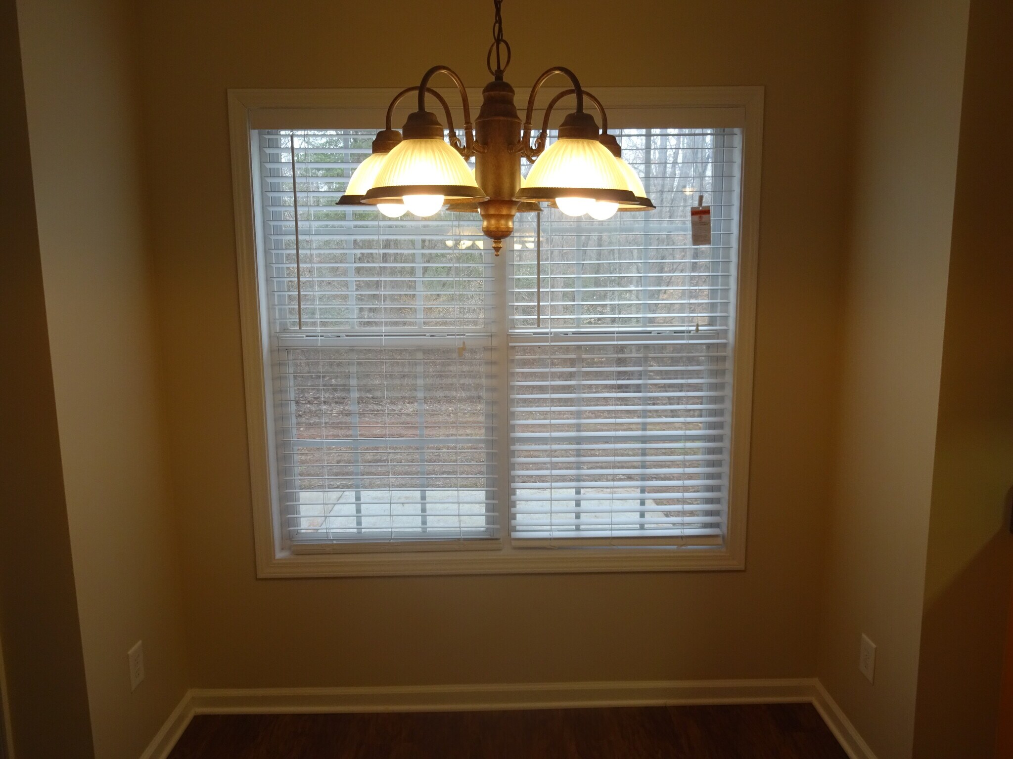 Building Photo - 1054 Falls Brooke Dr