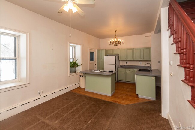 Building Photo - 4 Sengen Ln