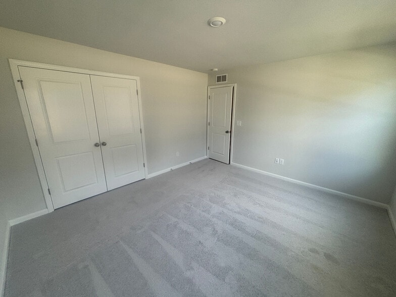 Building Photo - Room in Townhome on Poe Farm Ave