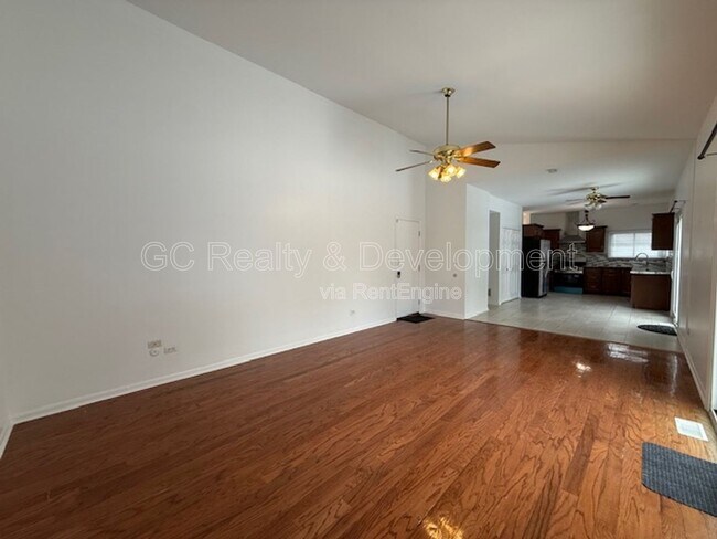 Building Photo - 885 Chelsea Ct