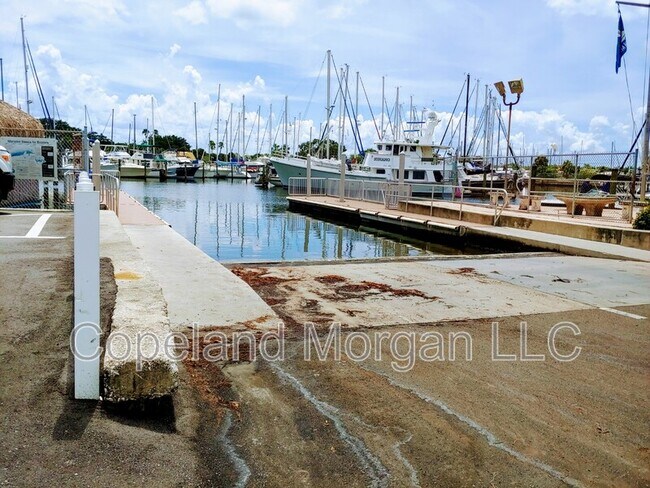 Building Photo - 4525 29th Ave S