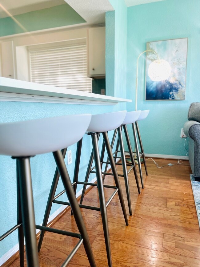 Building Photo - 515 129th Ave E