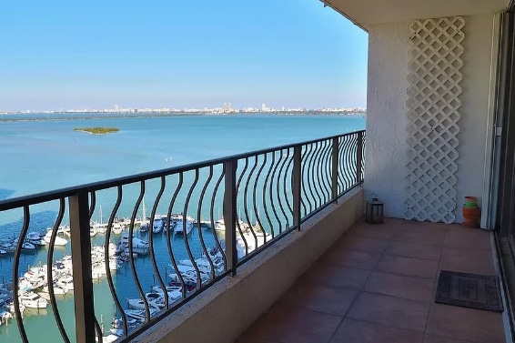 Building Photo - 555 NE 15th St