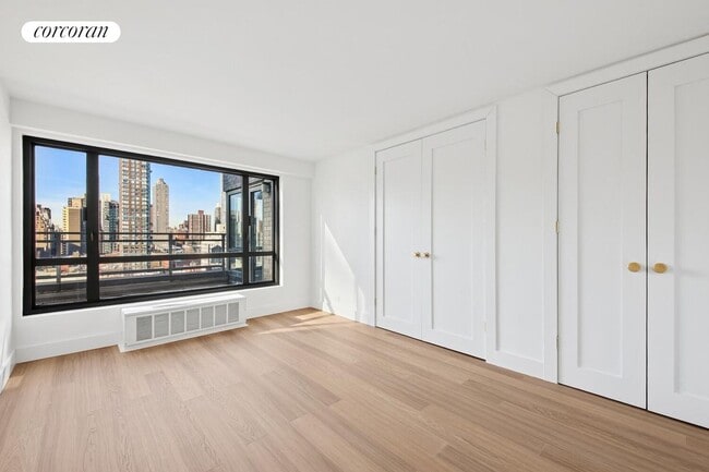 Building Photo - 501 E 87th St