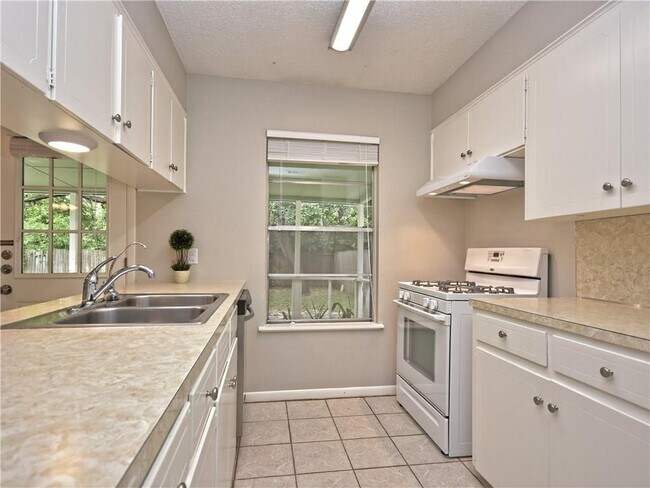 Building Photo - 8406 Whittman Cove