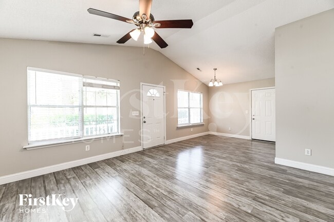 Building Photo - 118 Wilton St