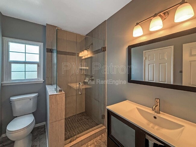 Building Photo - 5147 E Los Flores St