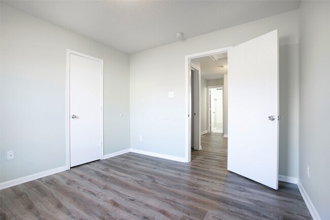 Building Photo - 9823 Cassowary Dr
