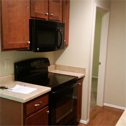 Building Photo - 825 Oakcrest St