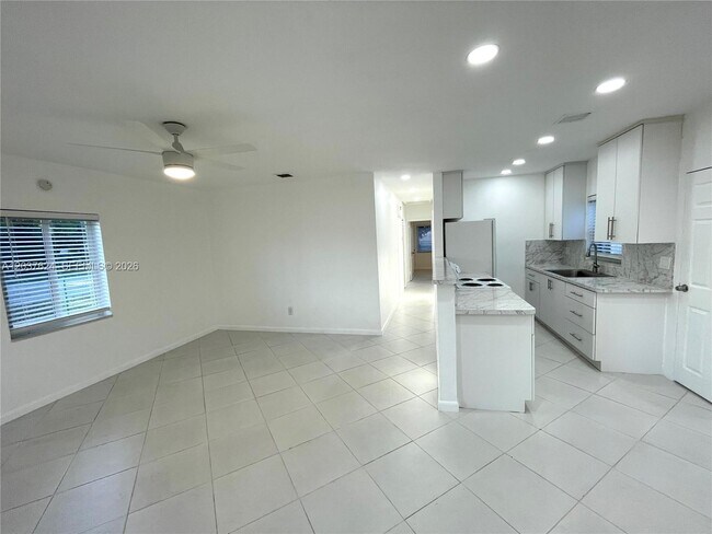 Building Photo - 1501 NE 173rd St