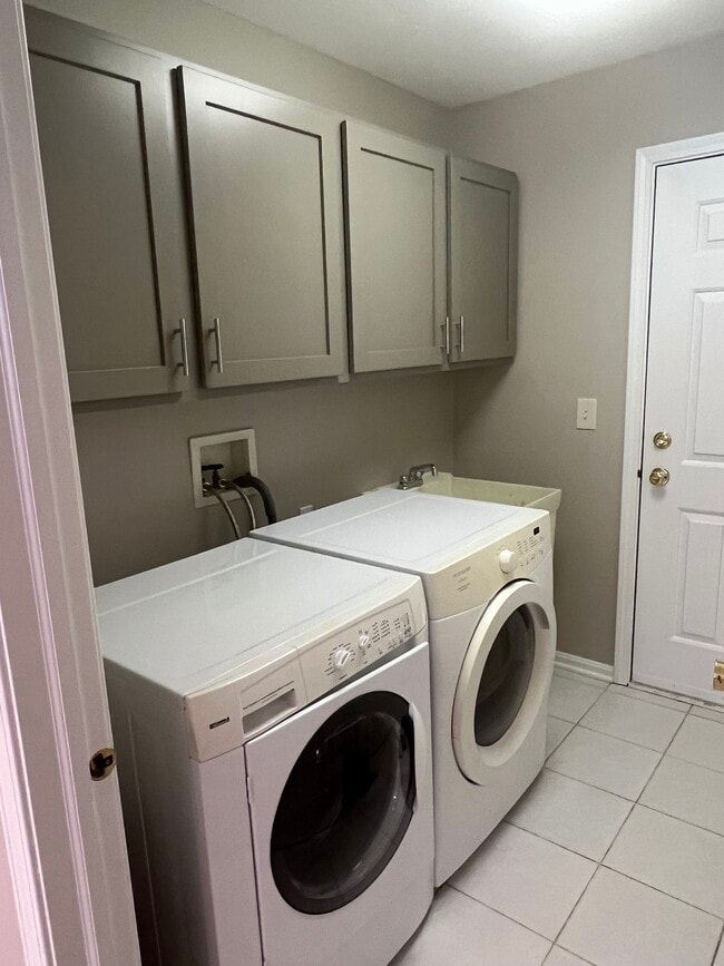 Building Photo - 36447 N Reserve Cir