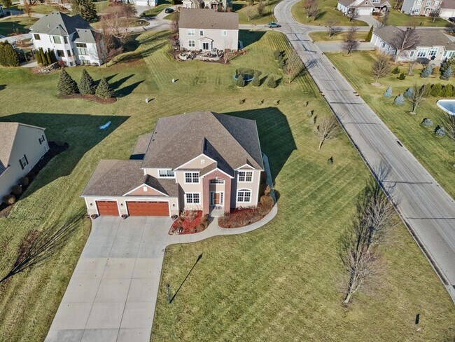 Building Photo - N42W22770 Beacon Ct