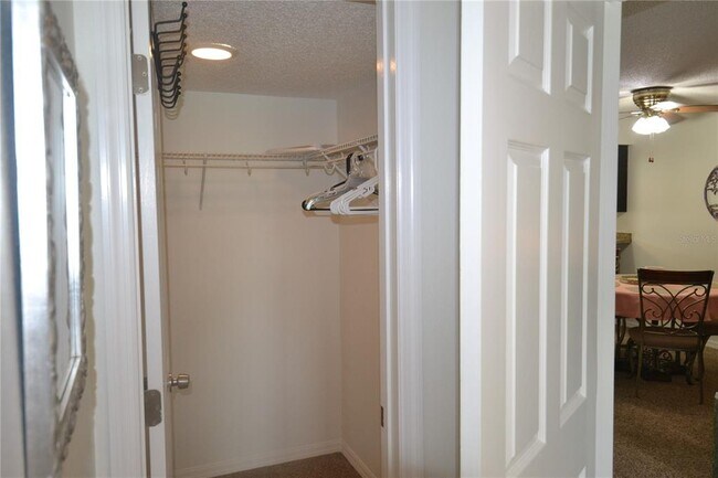 Building Photo - 161 Lakeside Dr