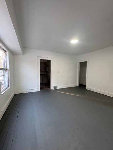 Building Photo - 12202 Benham Ave