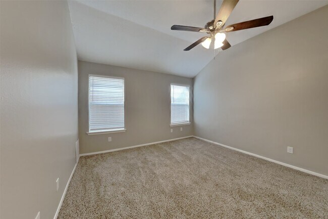 Building Photo - 2906 Lotus Ln