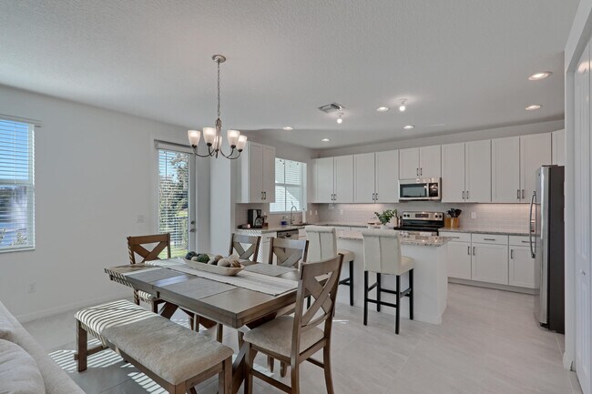 Building Photo - 12937 Trevi Isle