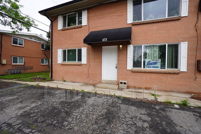 Primary Photo - 673 Miller Ct