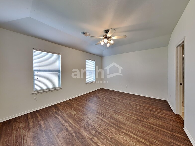 Building Photo - 202 Splintered Arrow Dr