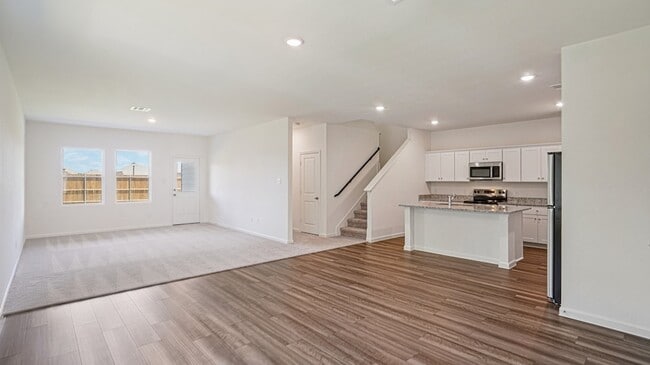 Building Photo - 6088 Mojave Dr