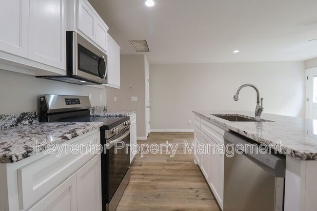 Building Photo - 214 N Cleveland Ave