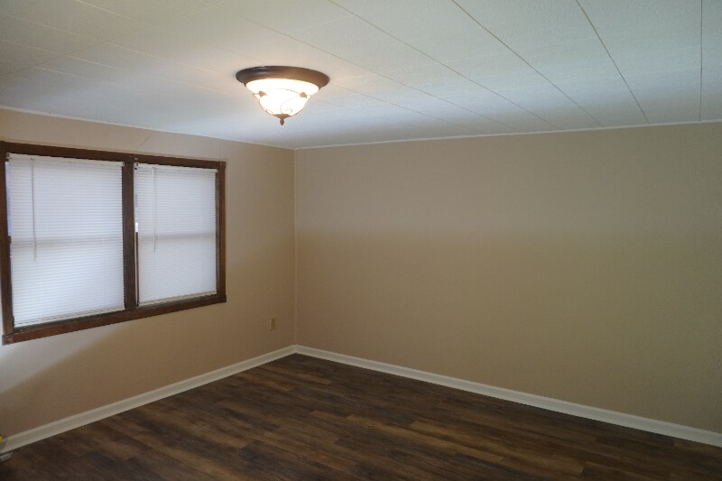 Building Photo - 7956 Eastdale Rd