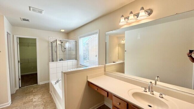 Building Photo - Alpharetta 4 Bedroom-3 Bathroom, Granite Counters, Stainless Appliances, Hardwoods